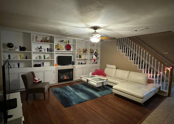 Spacious Room In A Nice House