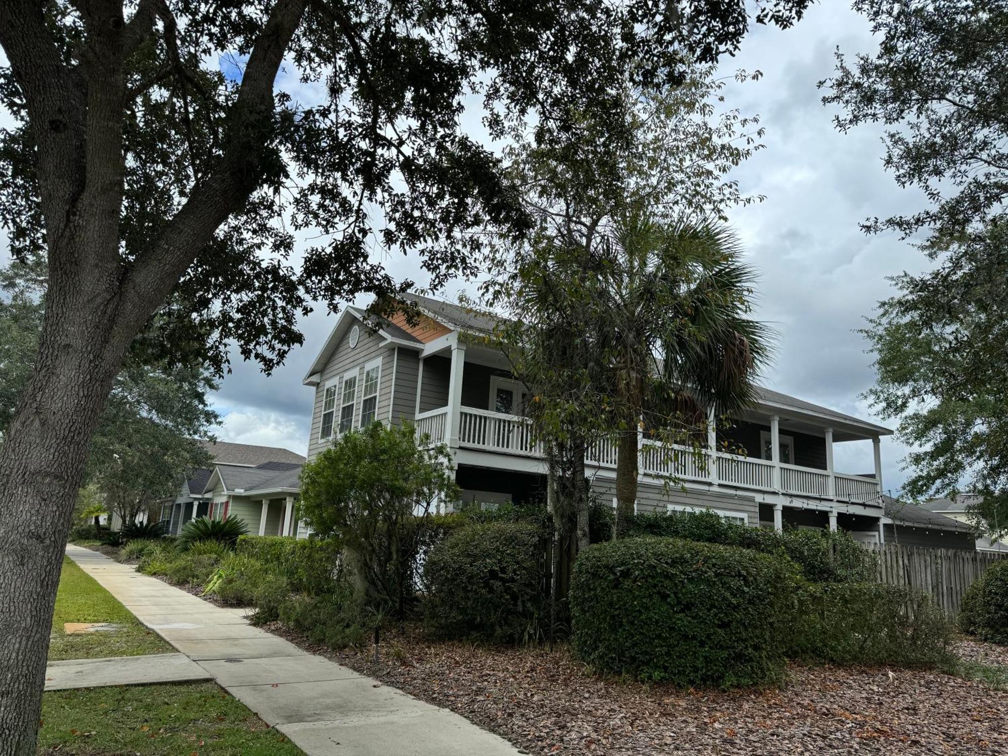 Spacious In A House Gainesville